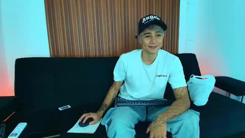 zack online show from February 25, 8:09 pm