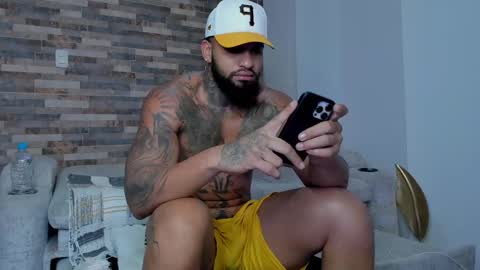 Snapshot of zain_diesel7 chatting on March 11, 11:44 am INSTAGRAM yormanfit7 online show from March 11, 11:44 am