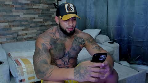 Snapshot of zain_diesel7 chatting on January 11, 1:06 am INSTAGRAM yormanfit7 online show from January 11, 1:06 am