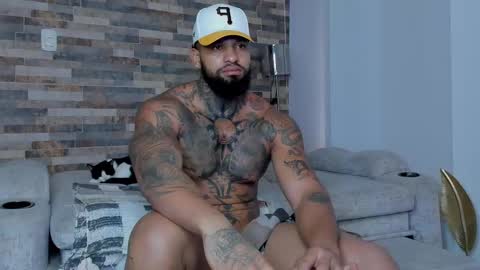 Snapshot of zain_diesel7 chatting on March 12, 12:15 pm INSTAGRAM yormanfit7 online show from March 12, 12:15 pm