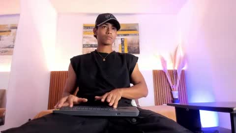 Zander online show from May 2, 1:14 pm