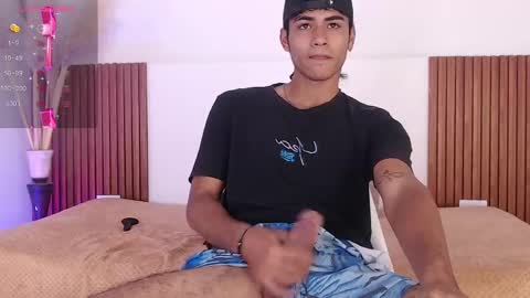 Snapshot of zander_2120 chatting on March 11, 2:18 pm Zander online show from March 11, 2:18 pm