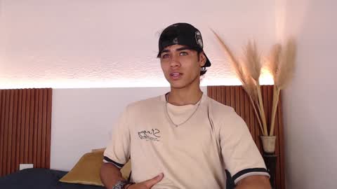 Snapshot of zander_2120 chatting on December 7, 1:51 pm Zander online show from December 7, 1:51 pm