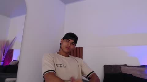 Snapshot of zander_2120 chatting on January 28, 2:53 pm Zander online show from January 28, 2:53 pm