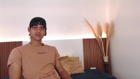Snapshot of zander_2120 chatting on December 6, 2:17 pm Zander online show from December 6, 2:17 pm