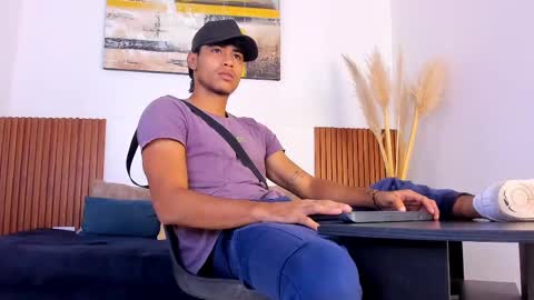 Snapshot of zander_2120 chatting on September 19, 2:06 pm Zander online show from September 19, 2:06 pm