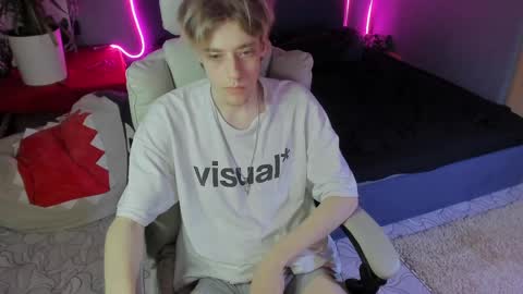 Kel online show from April 5, 8:16 pm