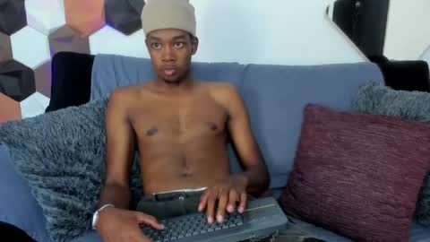 zanejordan1 online show from April 15, 7:25 pm