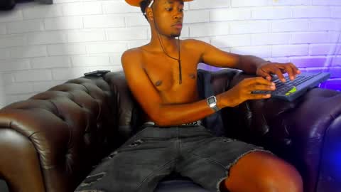 zanejordan1 online show from April 9, 7:53 pm