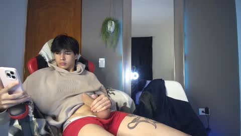 Snapshot of zanty2308 chatting on October 13, 3:45 am Tiiago Mallz online show from October 13, 3:45 am