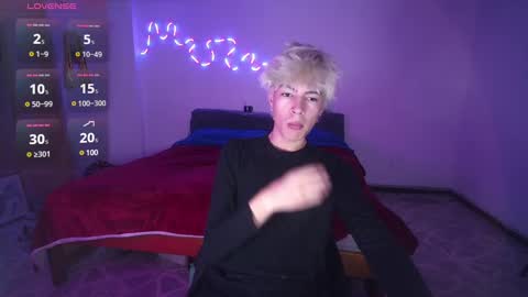 Snapshot of zanty2308 chatting on January 7, 2:43 am Tiiago Mallz online show from January 7, 2:43 am