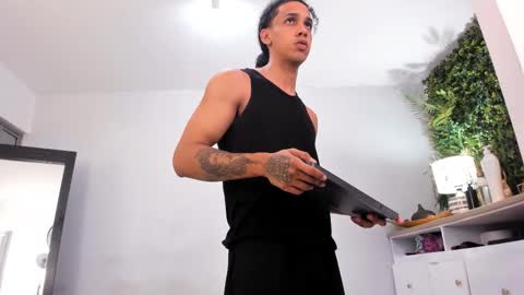 zanxley_ online show from January 14, 4:28 am