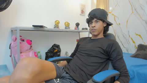 zayn_fox32 online show from March 28, 7:47 pm