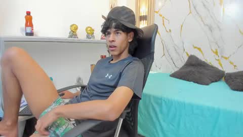 zayn_fox32 online show from April 27, 7:30 pm