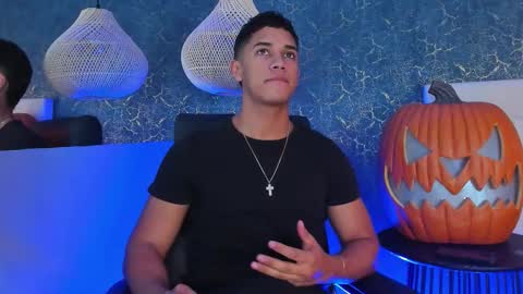 Zayn Cross online show from October 28, 5:32 am