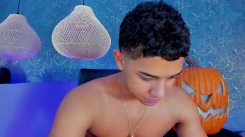 Zayn Cross online show from November 5, 5:53 am