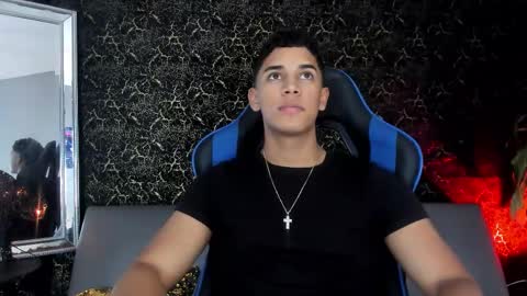 Zayn Cross online show from November 2, 5:39 pm