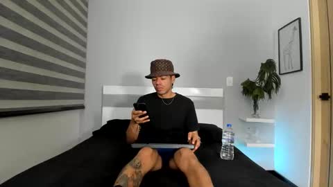 zaynshadow_ online show from October 16, 4:09 am