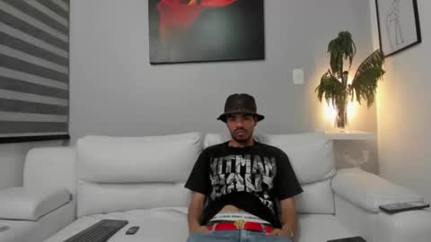 zaynshadow_ online show from October 27, 7:10 am