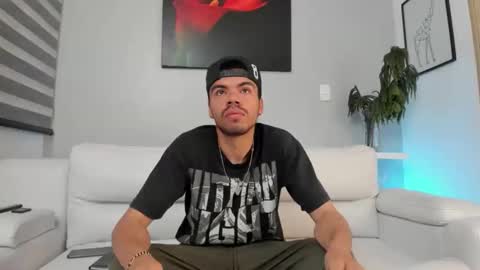 zaynshadow_ online show from October 23, 12:30 pm