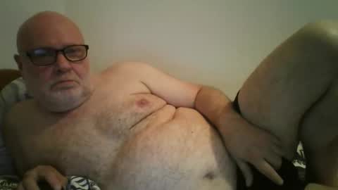 Snapshot of zentaurus59 chatting on October 2, 5:33 am zentaurus59 online show from October 2, 5:33 am