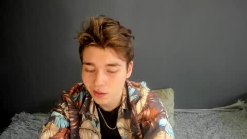 Ethan online show from April 19, 2:22 am