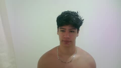 zeus_183 online show from May 19, 10:54 am