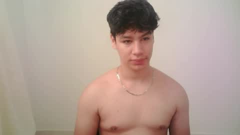 zeus_183 online show from May 6, 3:12 pm