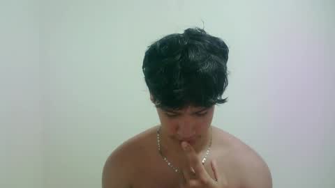 zeus_183 online show from May 14, 12:30 am