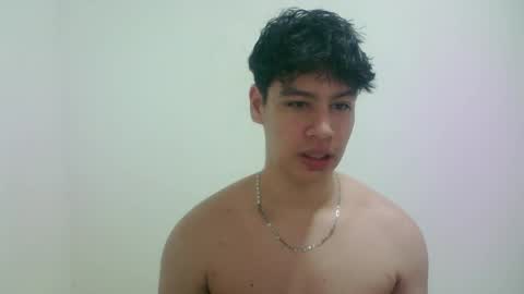 zeus_183 online show from April 27, 4:09 am