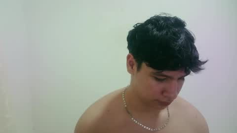zeus_183 online show from May 5, 3:41 am