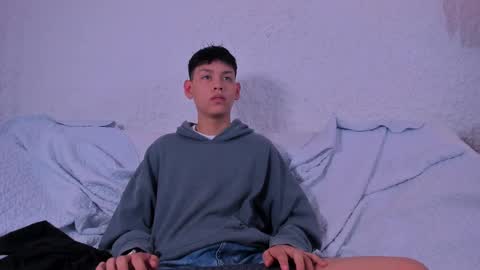 Snapshot of zeus_blaze chatting on September 30, 8:40 am zeus_blaze online show from September 30, 8:40 am