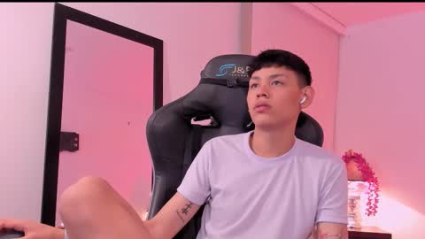 Snapshot of zeus_blaze chatting on September 24, 12:14 pm zeus_blaze online show from September 24, 12:14 pm
