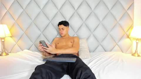 Zeus Brant online show from April 28, 1:38 pm