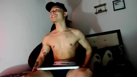 zeus online show from November 27, 6:22 pm