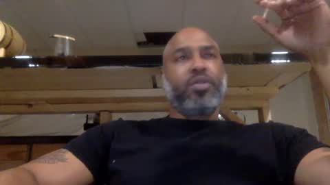 Snapshot of zionlion22 chatting on December 22, 2:28 am zionlion22 online show from December 22, 2:28 am