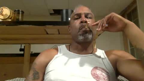 Snapshot of zionlion22 chatting on September 16, 1:28 am zionlion22 online show from September 16, 1:28 am
