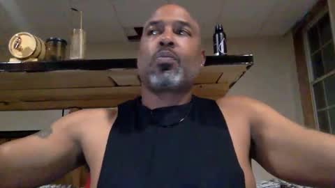 Snapshot of zionlion22 chatting on October 15, 1:24 am zionlion22 online show from October 15, 1:24 am