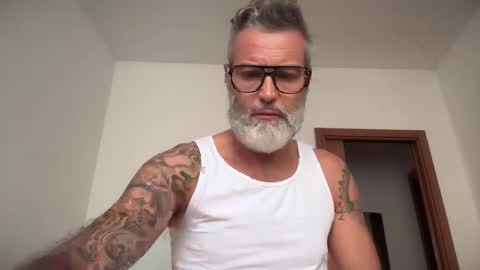 zkopa69 online show from October 18, 7:35 am