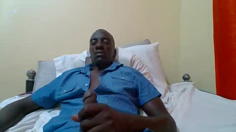 Snapshot of zlatann2012 chatting on October 11, 8:24 pm Zlatann2012 online show from October 11, 8:24 pm