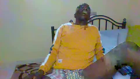 Snapshot of zlatann2012 chatting on December 4, 7:34 pm Zlatann2012 online show from December 4, 7:34 pm