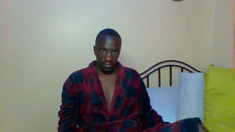 Snapshot of zlatann2012 chatting on December 14, 4:01 am Zlatann2012 online show from December 14, 4:01 am