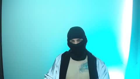 zoro_roronoa96 online show from October 22, 12:42 pm