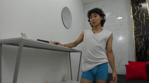     online show from November 12, 8:03 pm