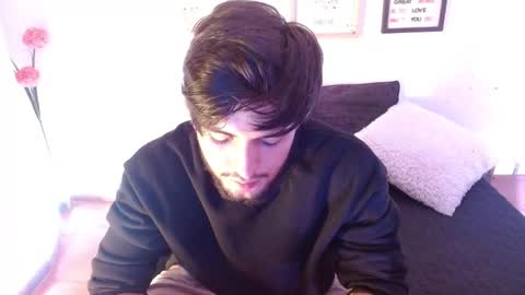 Snapshot of zyon_benet1 chatting on September 28, 1:31 pm Zyon online show from September 28, 1:31 pm