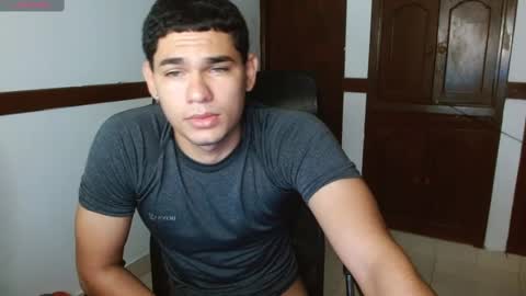 Snapshot of zyrosxk chatting on September 18, 11:23 am antonio felipe online show from September 18, 11:23 am