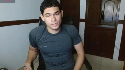 Snapshot of zyrosxk chatting on September 21, 9:59 pm antonio felipe online show from September 21, 9:59 pm