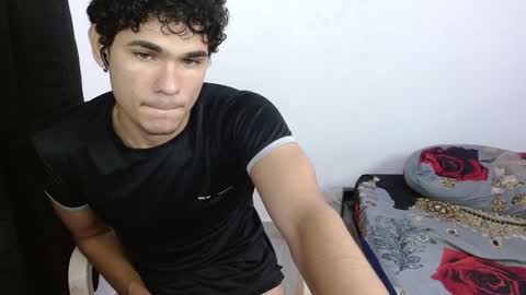 Snapshot of zyrosxk chatting on December 5, 6:21 am antonio felipe online show from December 5, 6:21 am