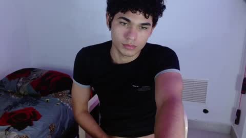 Snapshot of zyrosxk chatting on December 11, 5:01 am antonio felipe online show from December 11, 5:01 am