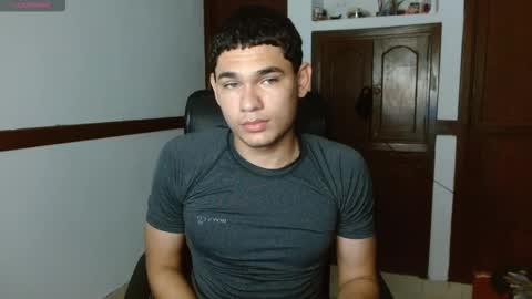 Snapshot of zyrosxk chatting on September 11, 7:07 am antonio felipe online show from September 11, 7:07 am